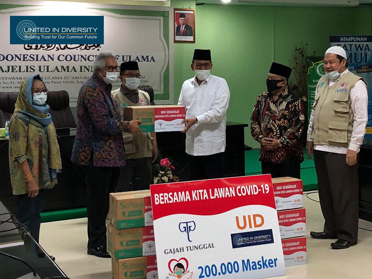 United In Diversity with Gajah Tunggal Group Support, Donates 200 Thousand Masks for Majelis Ulama Indonesia